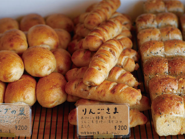 〈ぱろぱとBAKERY〉のパン