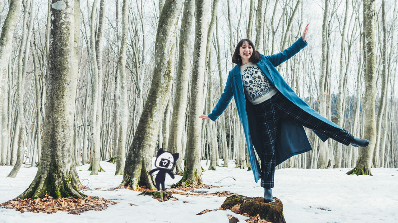 スッと立ち並ぶ美人林と雪のレフ板効果でキレイ度が上がる一枚を