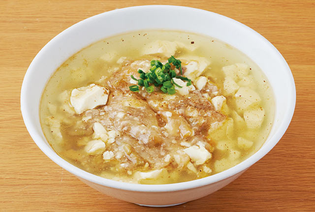 〈中華飯店 Kinsan〉の「白いマーボー麺」