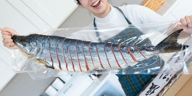 旨みあふれる熟成鮭 新潟・村上の「塩引き鮭」