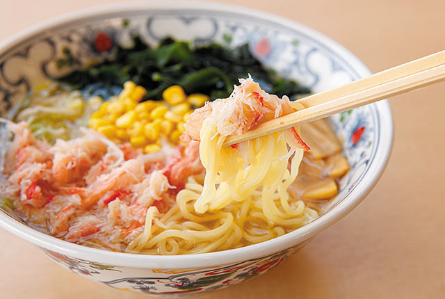 〈ミルキーウェイ〉の「かにラーメン」