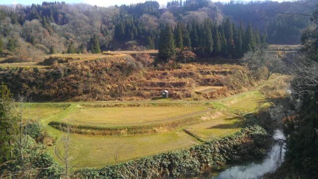 新潟県の南西部に位置する柏崎市高柳町。里山の風景が今も残る。