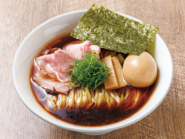 〈Noodle いたば〉の「醤油煮卵RAMEN」