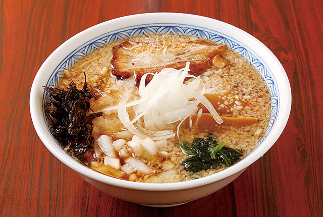 〈麺屋はる〉の背脂醤油ラーメン