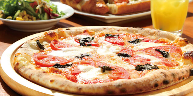 ランチセットも人気！〈TRATTORIA ORA HARACUCE〉の絶品ピザ＆パスタ