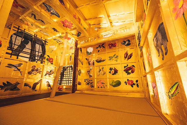 松代城の２階が黄金の茶室作品に