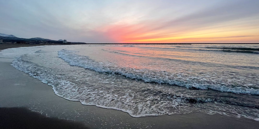 水質がとても綺麗な海、綺麗な夕日が沈む海 | 新潟※プロジェクト (新潟コメプロ) ― 教えて！新潟のいいところ