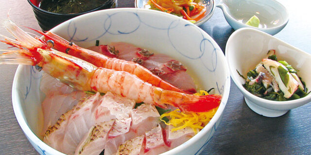 鮮魚店直営！〈海鮮丼・定食 凪〉の人気メニュー「地魚丼」
