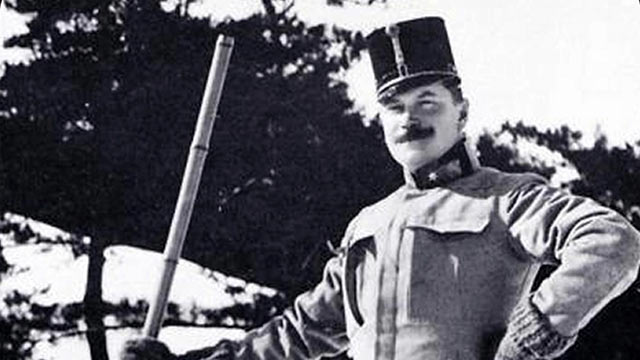 高田（金谷山）におけるレルヒ少佐（部分・小熊和助氏撮影、日本スキー発祥記念館所蔵）