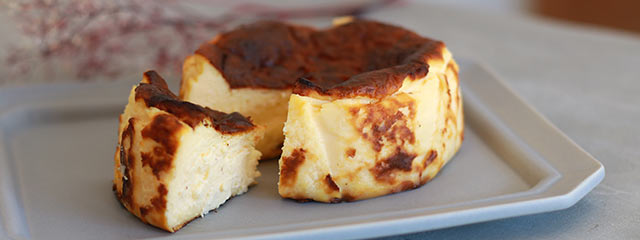 〈ma_ma〉のバスクチーズケーキ