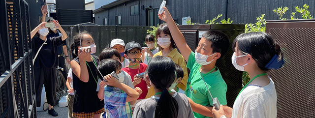 糸魚川の小学校に体験入学した子どもたちの様子