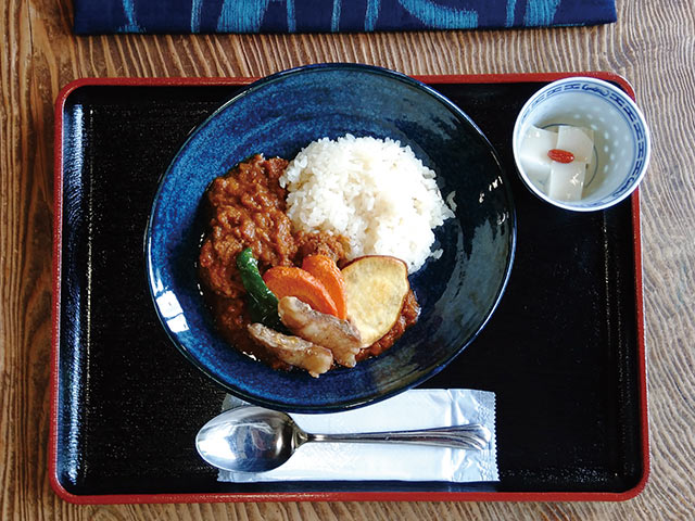 〈うまうまカフェ〉の「からうまカレー」