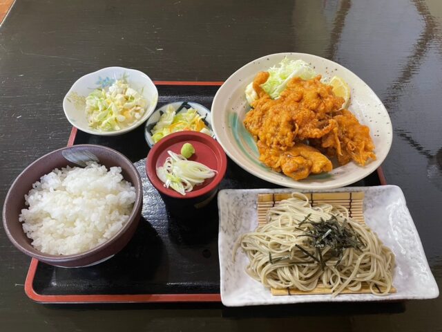 長四郎さんのおすすめメニューの鶏唐揚げ定食