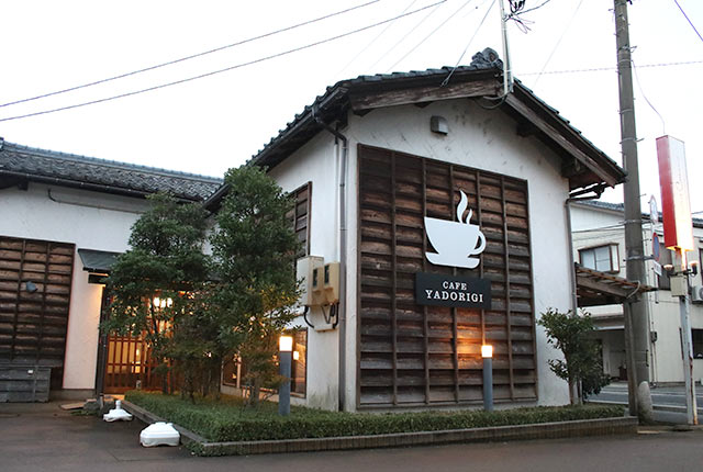 〈cafe yadorigi〉の外観