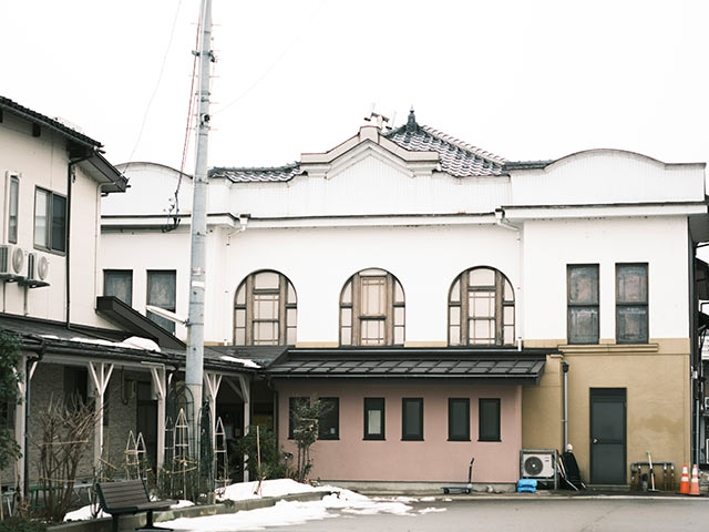 〈高田世界館〉の外観