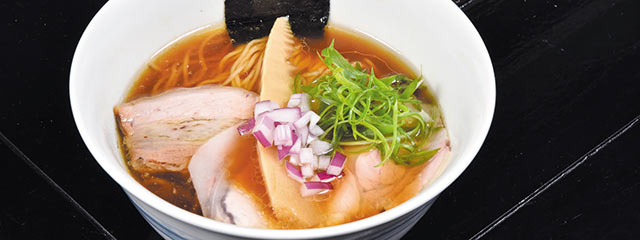 〈らぁめん紬麦〉の「淡麗醤油らぁめん」