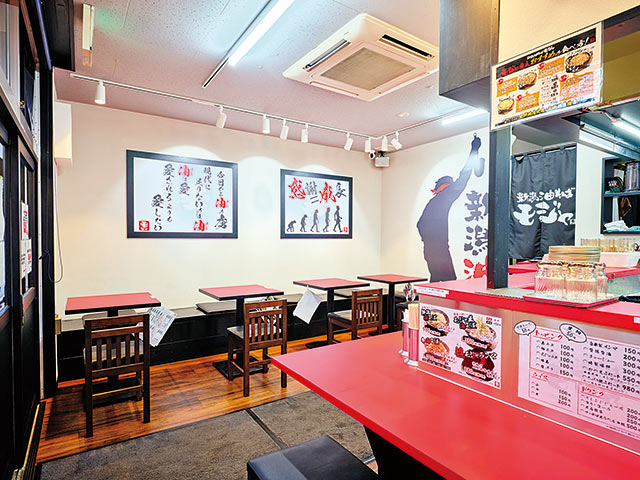 〈新潟油そば モジャ〉の店内