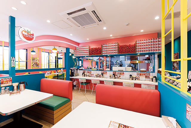 〈ラーメン工房 TOMALER〉の店内