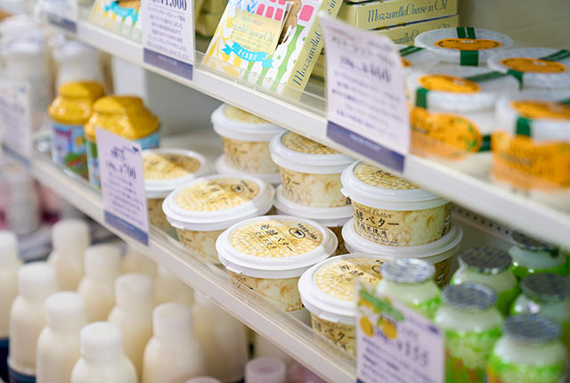 販売用に並べられた「発酵バター」