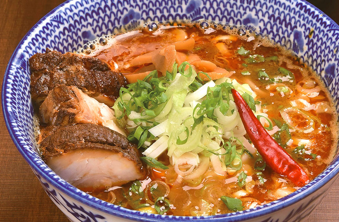 新潟市で必訪の名店〈ら麺 のりダー〉。おすすめは濃厚スープで味わう