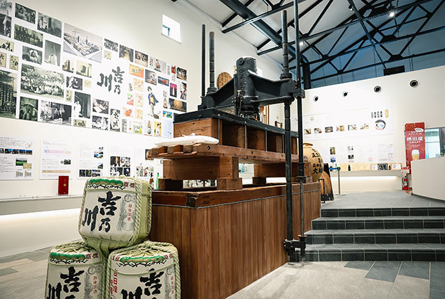 役目を終えた「槽（ふね）」の展示