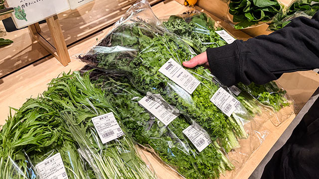 店頭にならぶサラダミックス