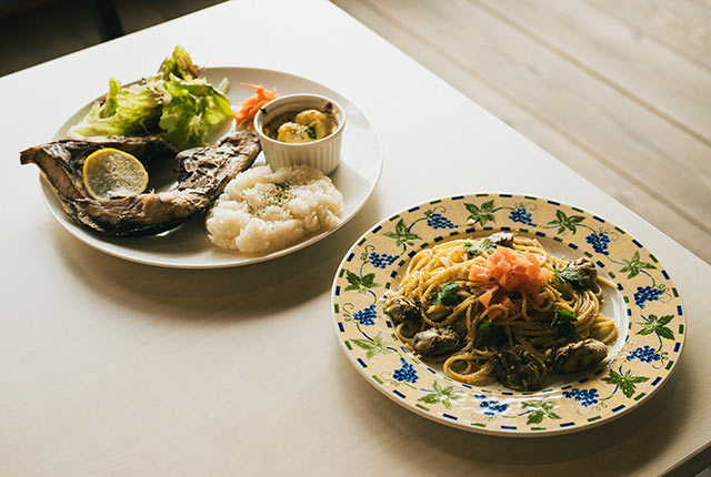 〈湖ASOBi〉の料理２品