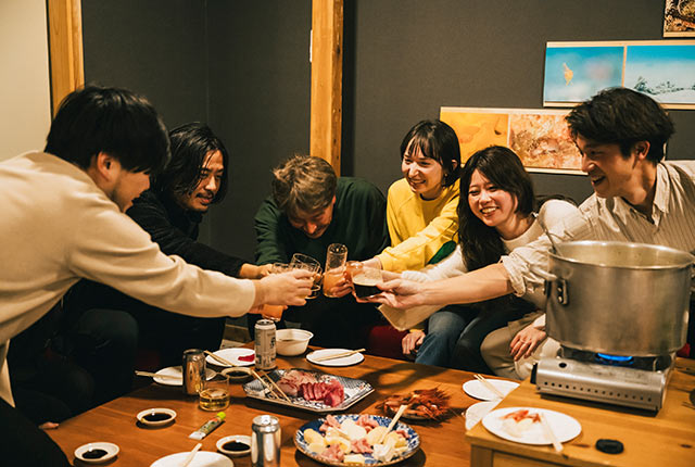 同席した６人全員で乾杯