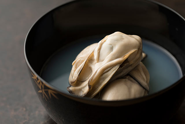 大ぶりの牡蠣を使った佐渡の月代