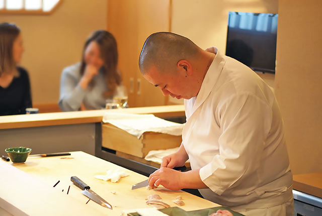 登喜和鮨３代目・小林宏輔大将