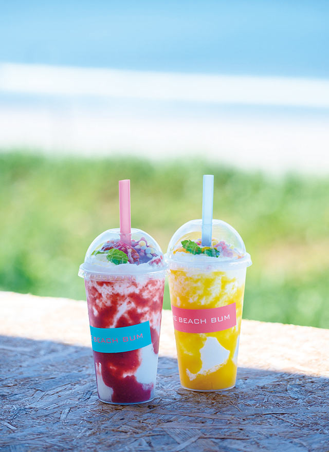 〈THE BEACH BUM COFFEE〉のフラッペ２種類