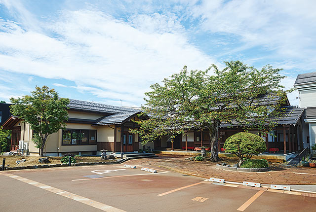 〈江口だんご 摂田屋店〉の外観