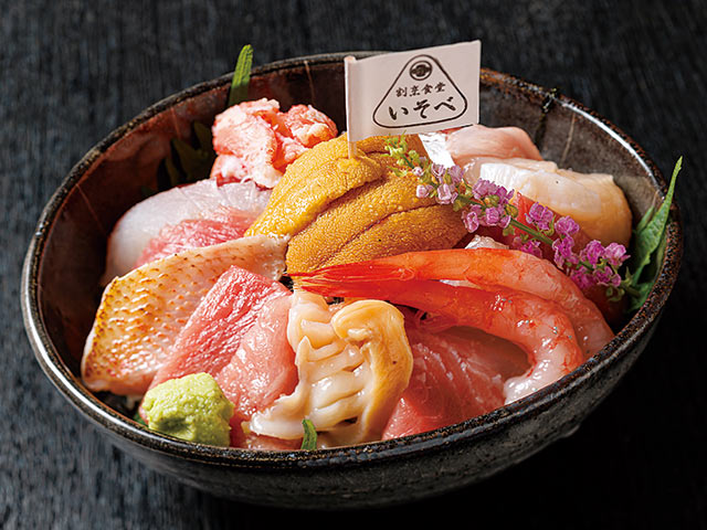 〈割烹食堂 いそべ〉の海鮮丼「磯ど～ん」