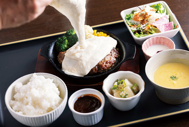 〈ハンバーグ＆ダイニング cloche〉の「Bランチ」