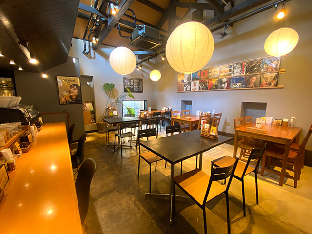 〈米山咖哩食堂〉の店内