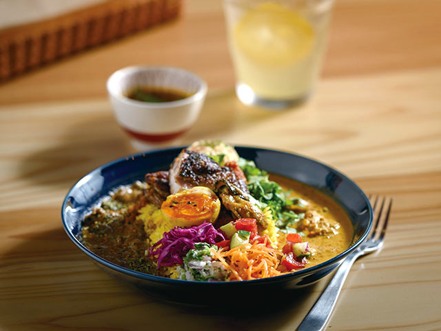 〈炭火焼スパイスチキンのお店 中郷クミン〉の南インド風カレー