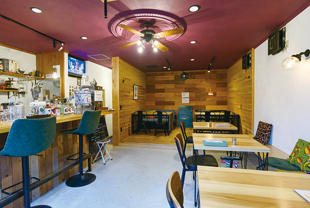 〈中郷クミン〉の店内
