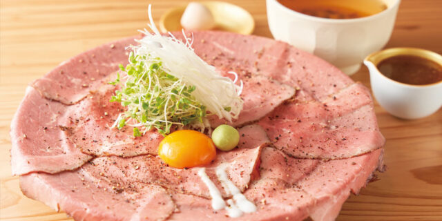 コスパも最高！〈おだいどころさくたろう〉で堪能する日本一受賞のローストビーフ丼