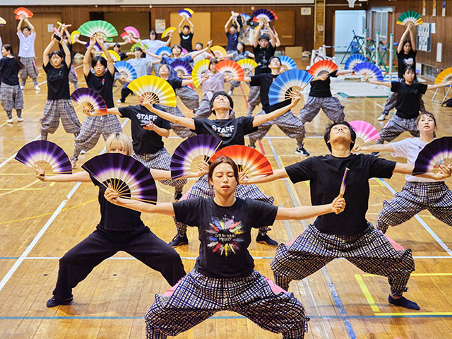 体育館内での〈響’〉の練習の様子